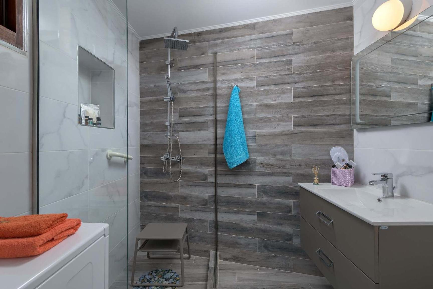 Captain'S Memories Stylish Harbour Apartments Chalki Town Екстер'єр фото