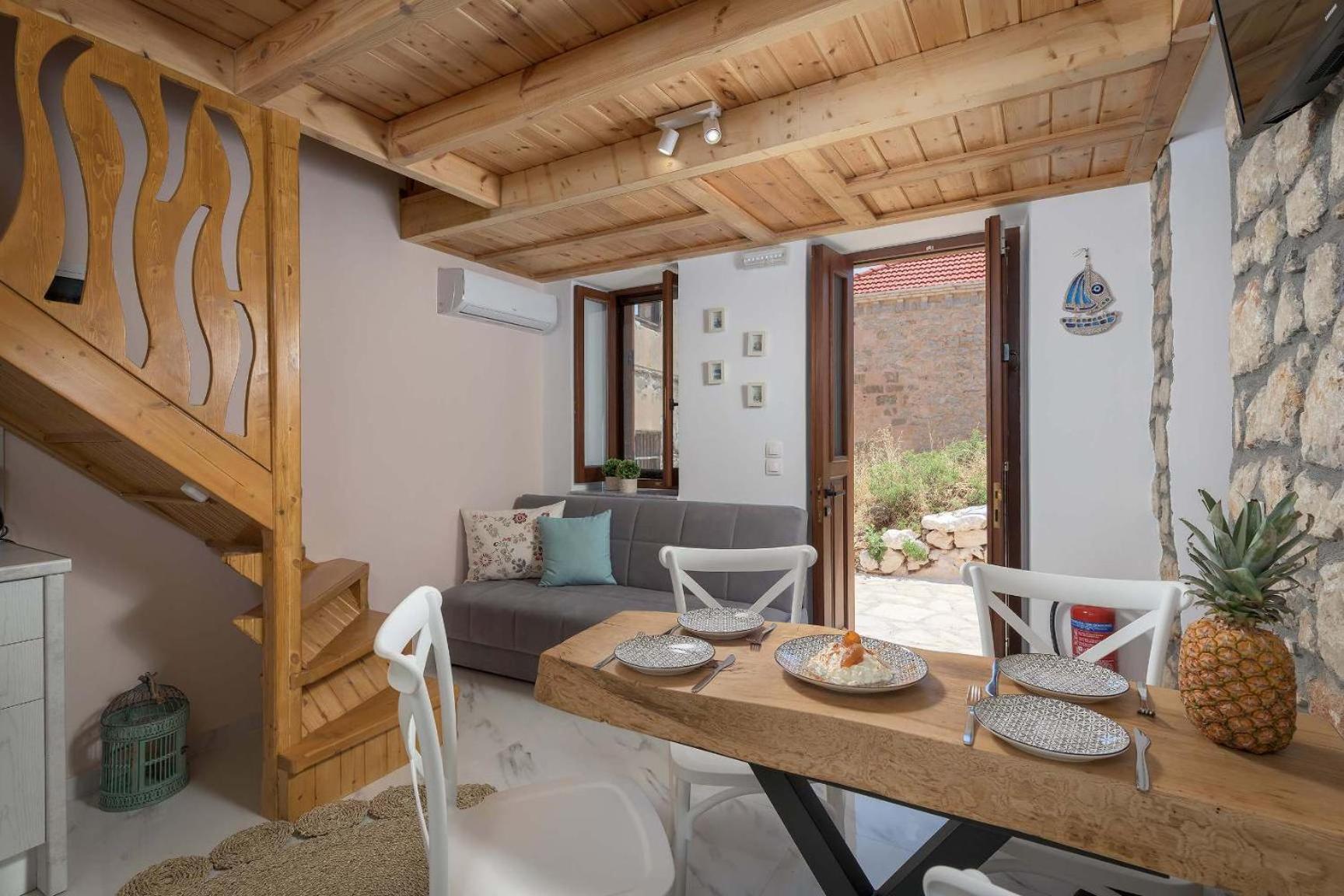Captain'S Memories Stylish Harbour Apartments Chalki Town Екстер'єр фото