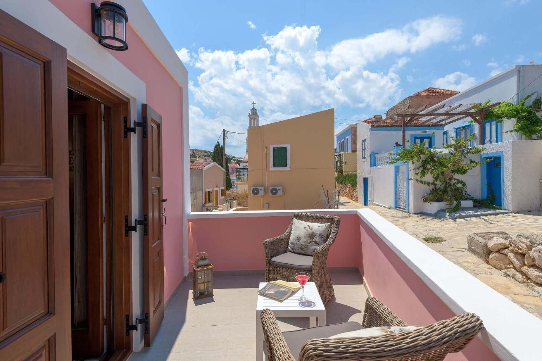 Captain'S Memories Stylish Harbour Apartments Chalki Town Екстер'єр фото